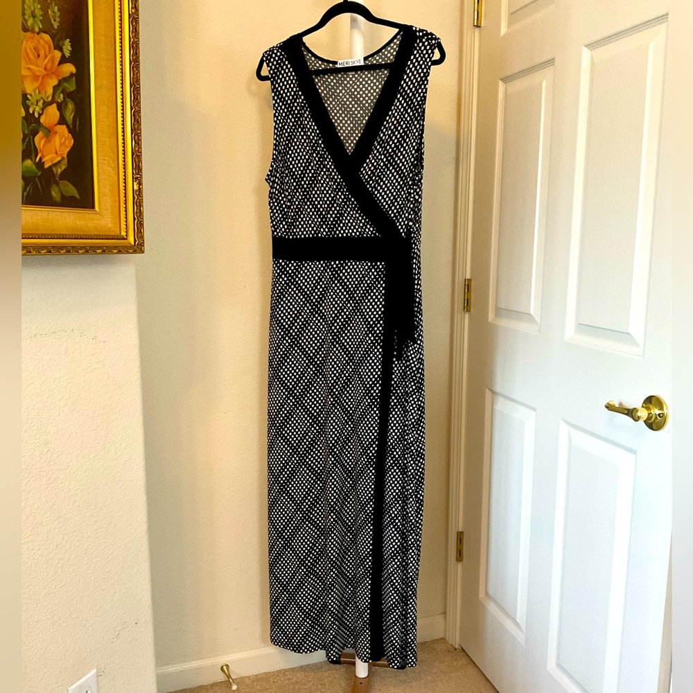 MERI SKYE FAUX WRAP SLEEVELESS V-NECK MAXI DRESS 2X